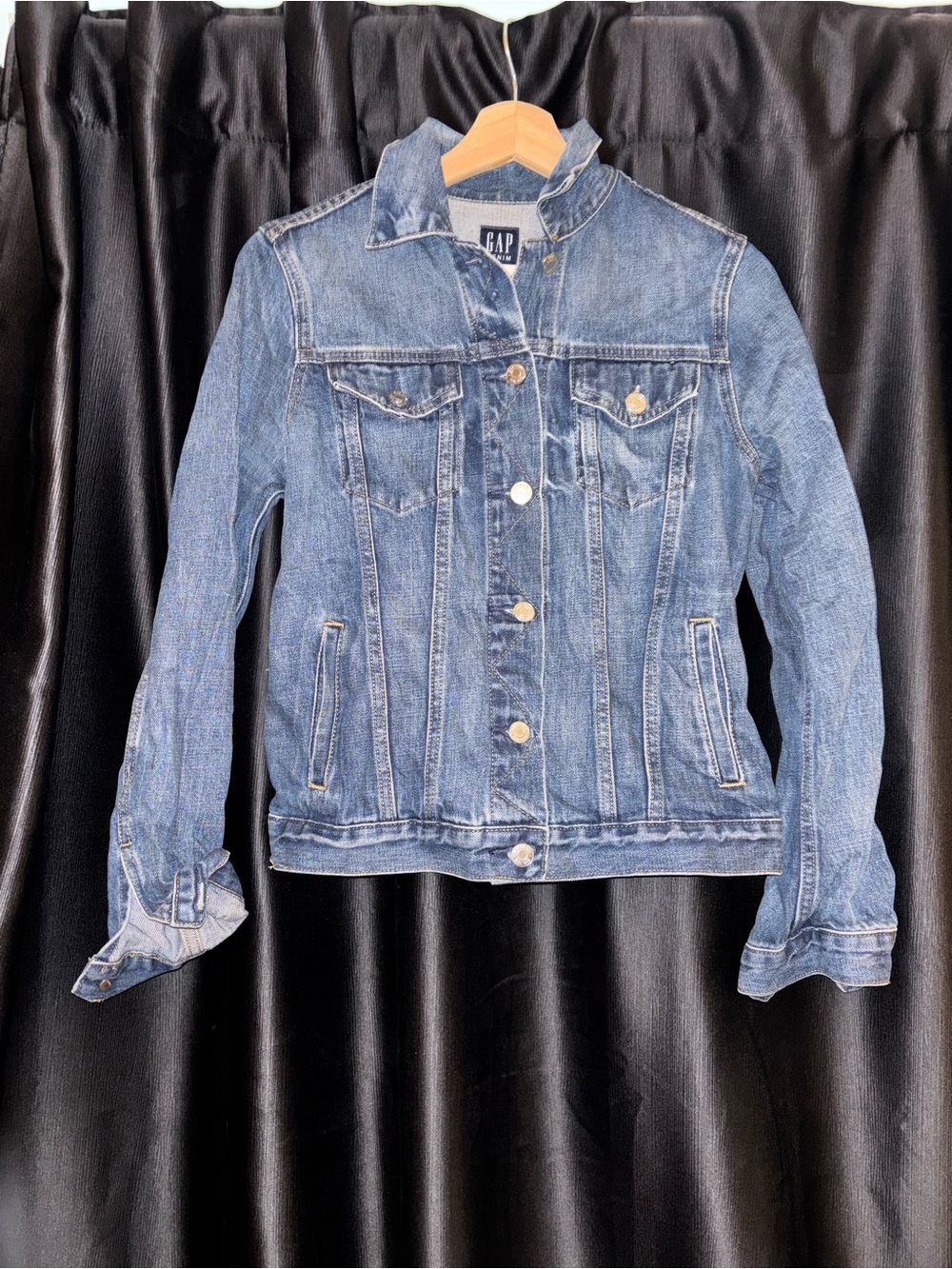 GAP Women's Medium Blue Denim Jacket